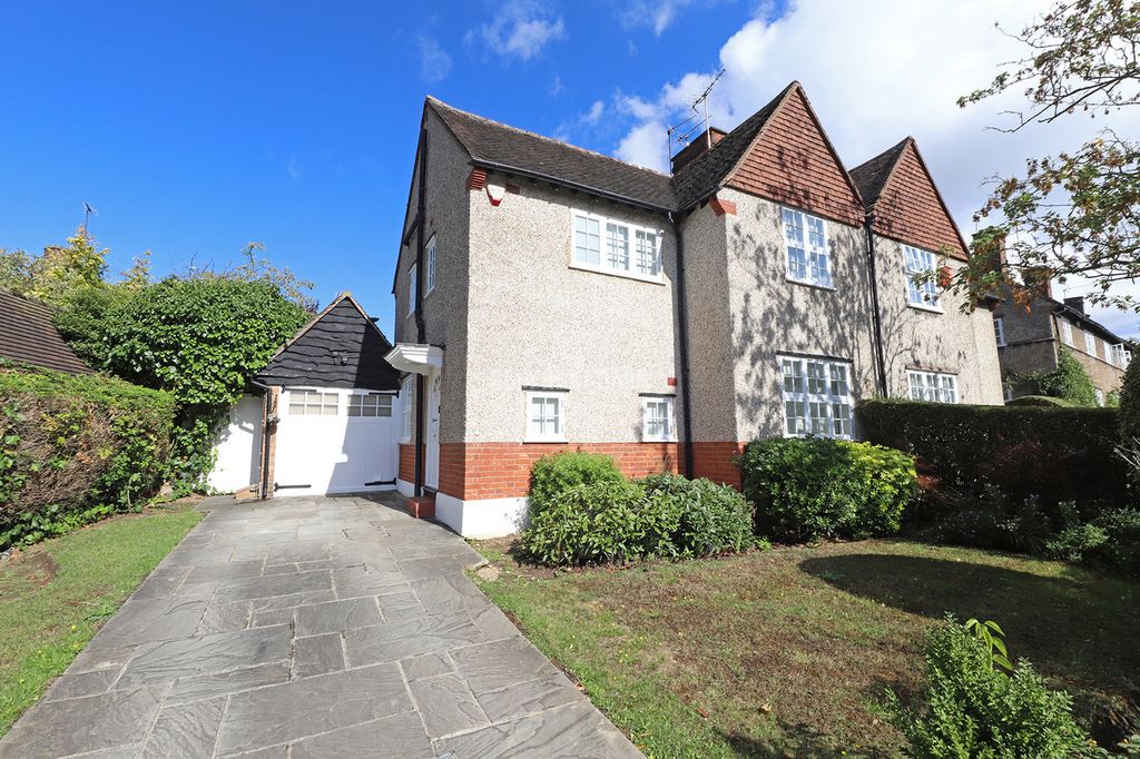 Property photo 1 of 28