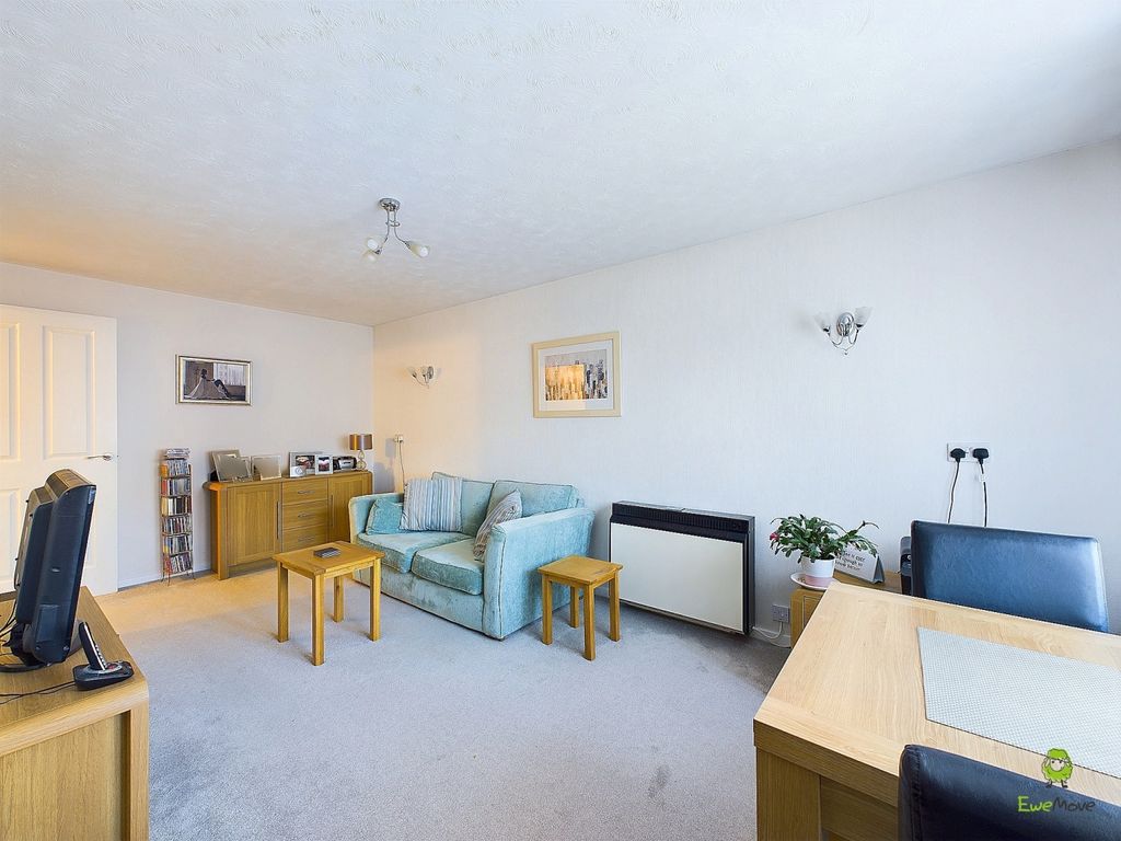 Property photo 2 of 8 Presented By Nicoleta At Ewemove Bexleyheath And D