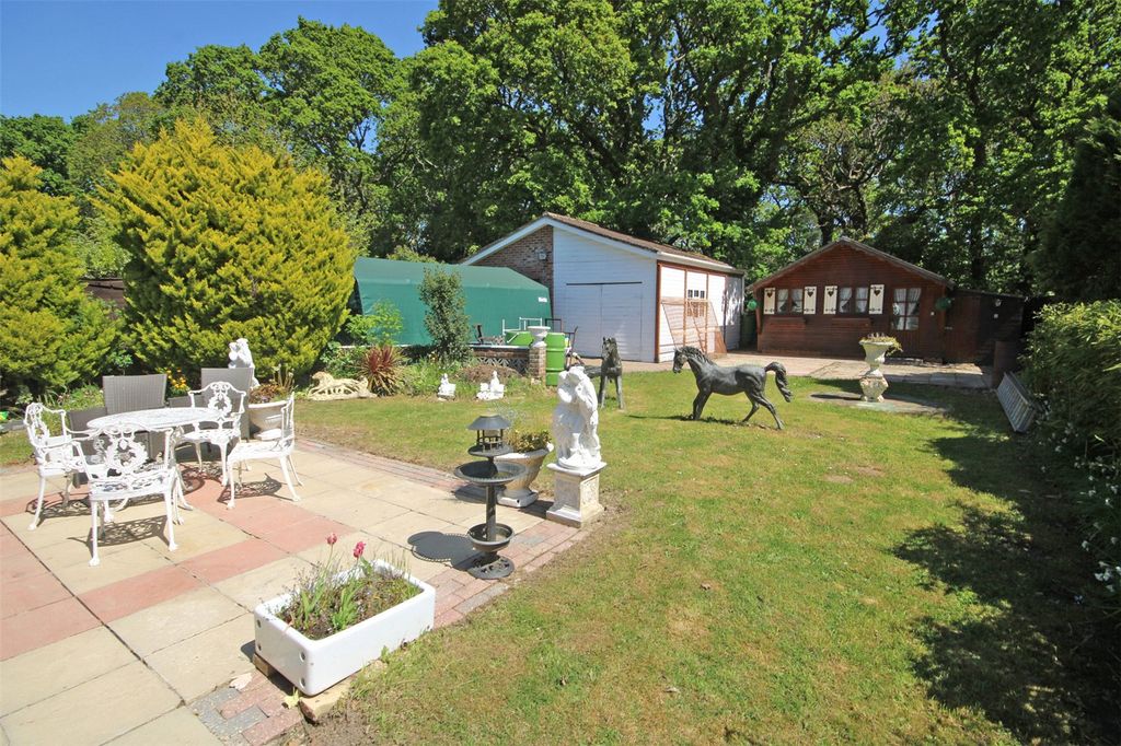 Property photo 2 of 13 Picture No. 11