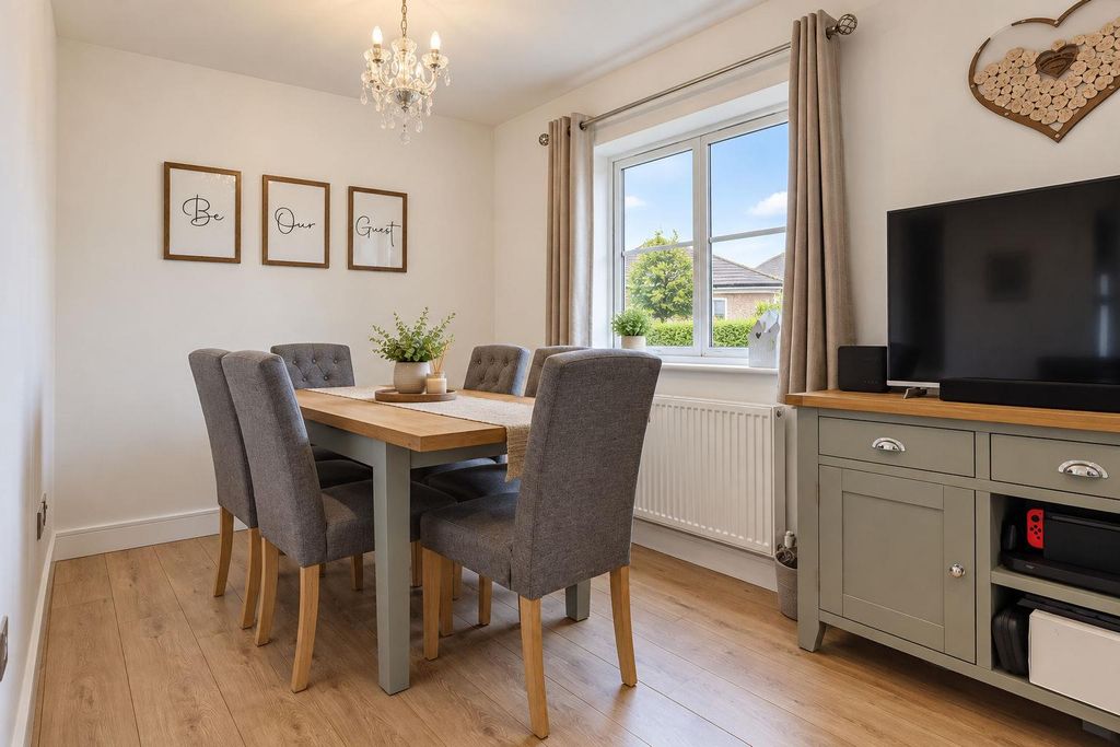 Property photo 3 of 15 Dining Room.Jpg