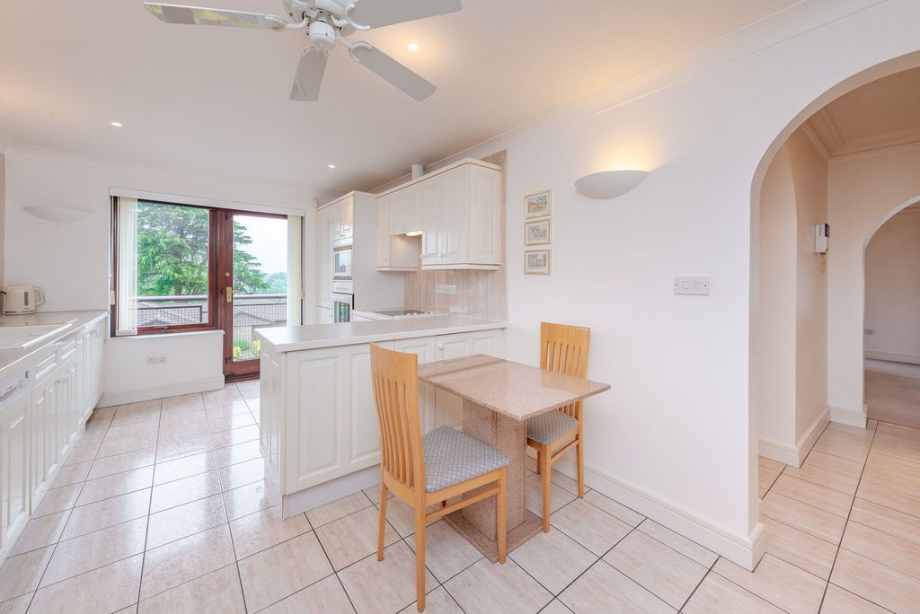 Property photo 1 of 41