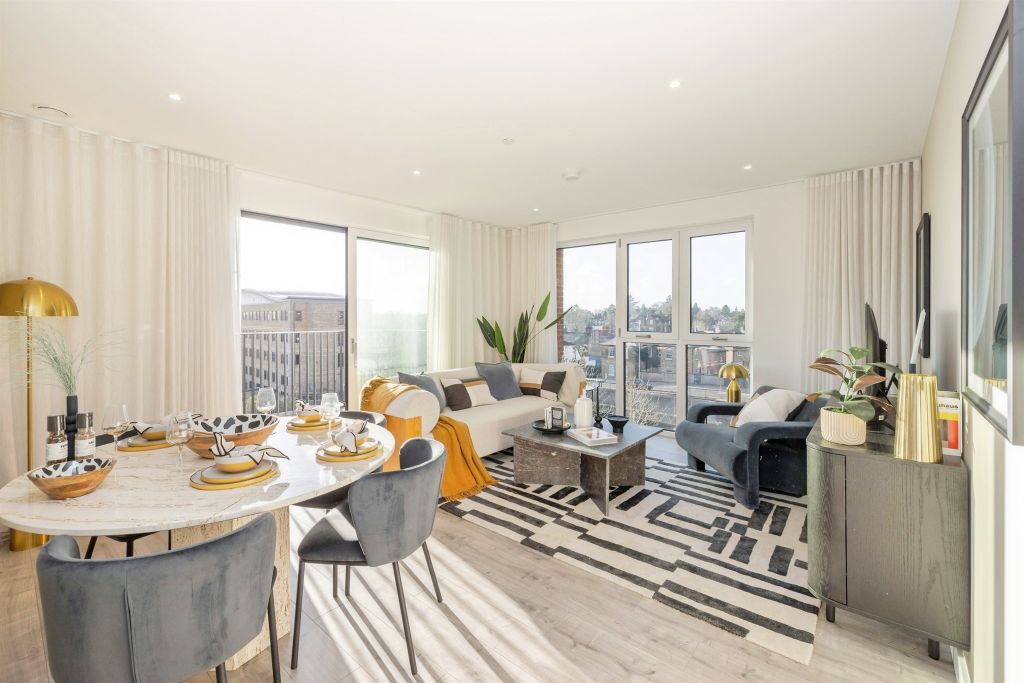 Property photo 1 of 17