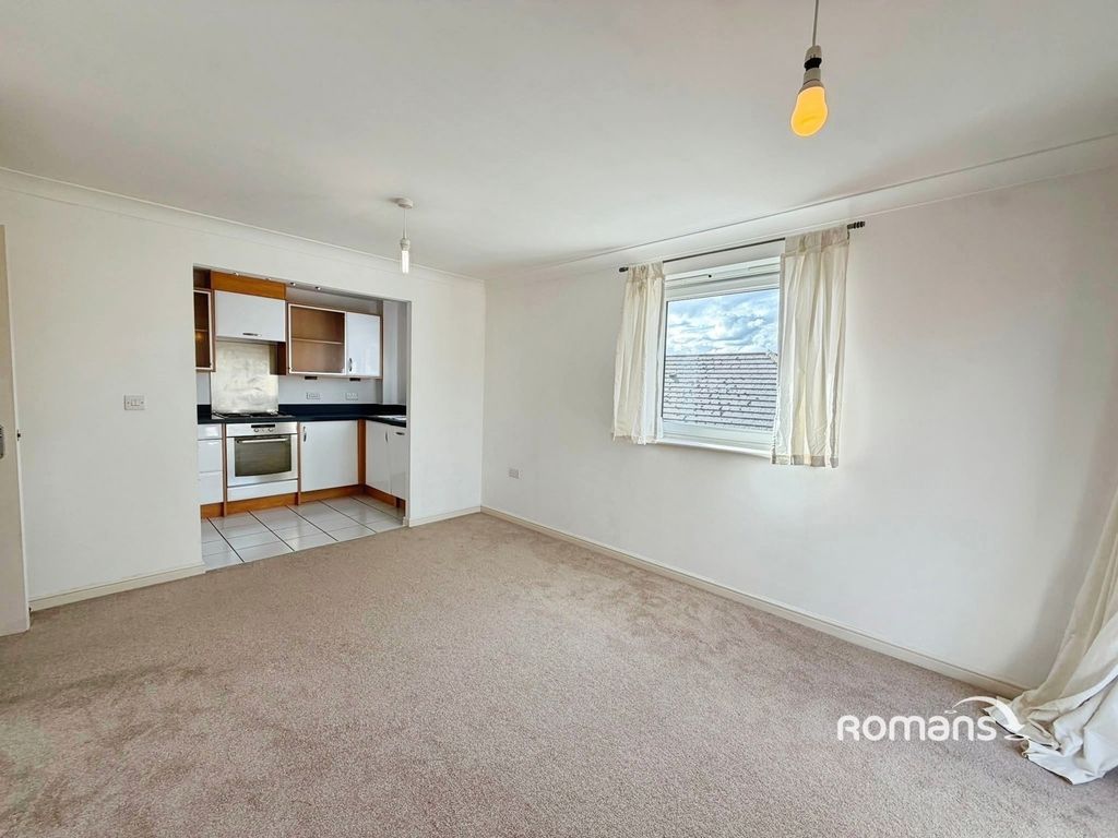 Property photo 3 of 8 Pbox-Img.Jpg