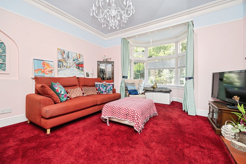 Property photo 2 of 20