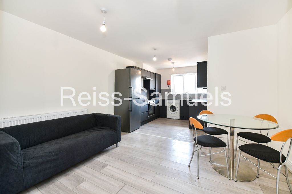 Property photo 1 of 32