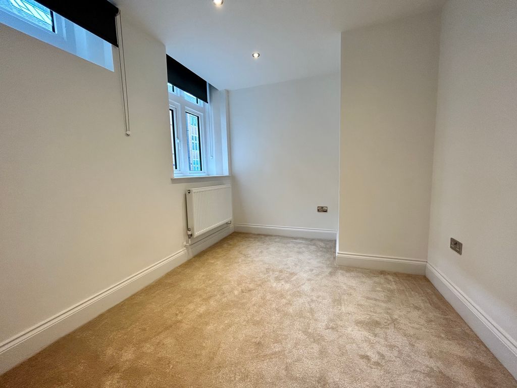 Property photo 3 of 8 Bedroom 3