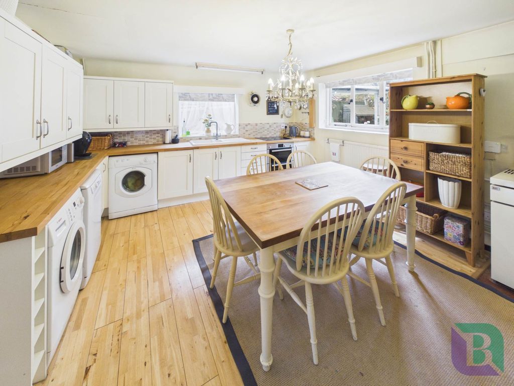 Property photo 3 of 29