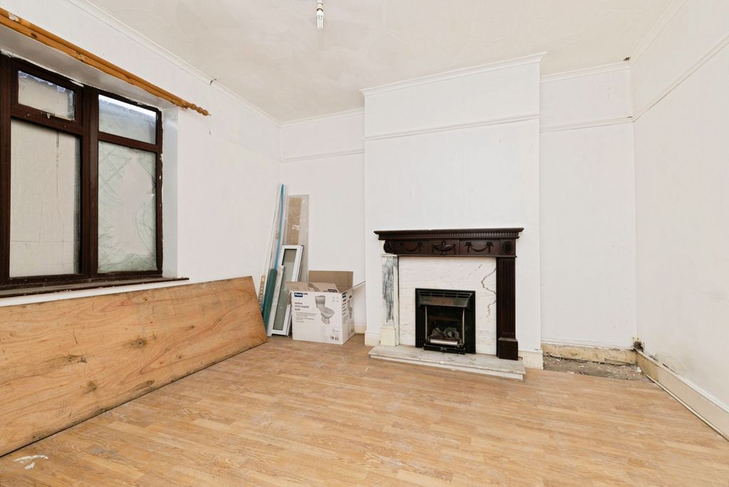 Property photo 2 of 14 Pbox-Img.Jpg