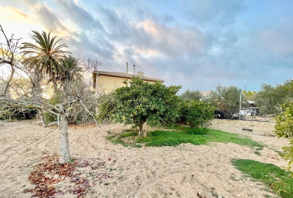 Property photo 1 of 32