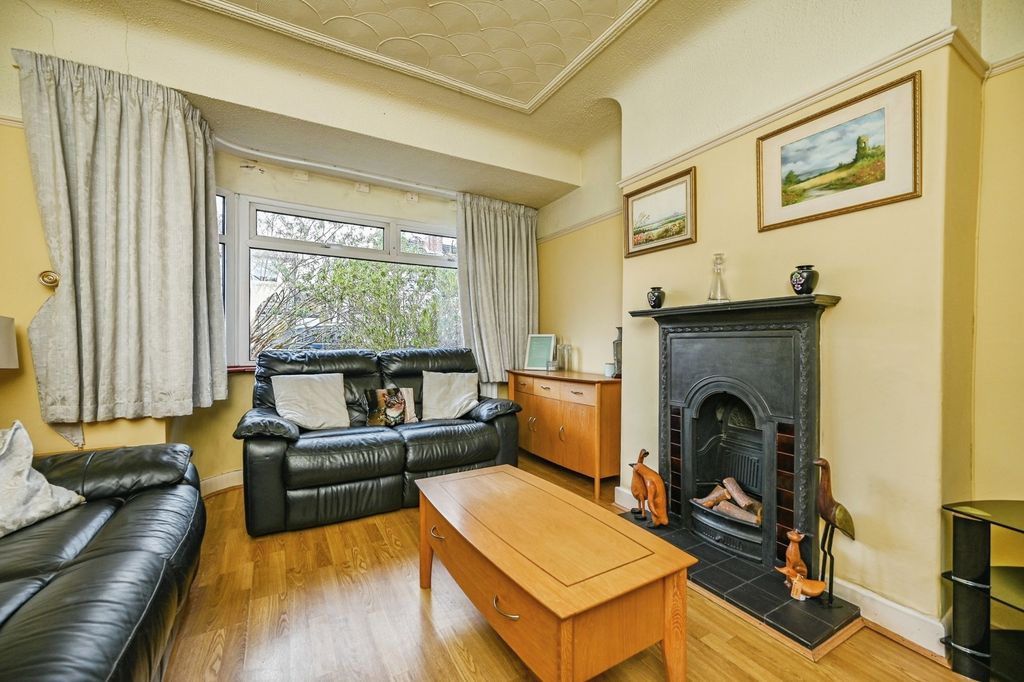 Property photo 3 of 19 Pbox-Img.Jpg