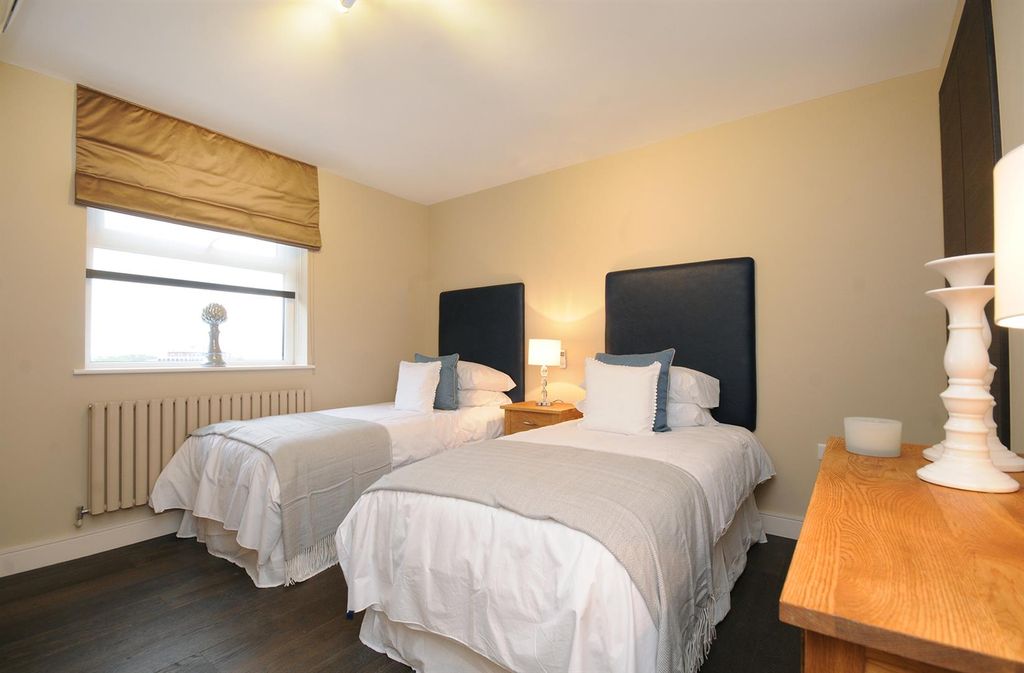 Property photo 3 of 8 Bedroom 1.Jpg