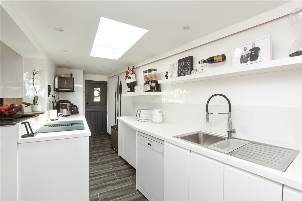 Property photo 1 of 20 Kitchen