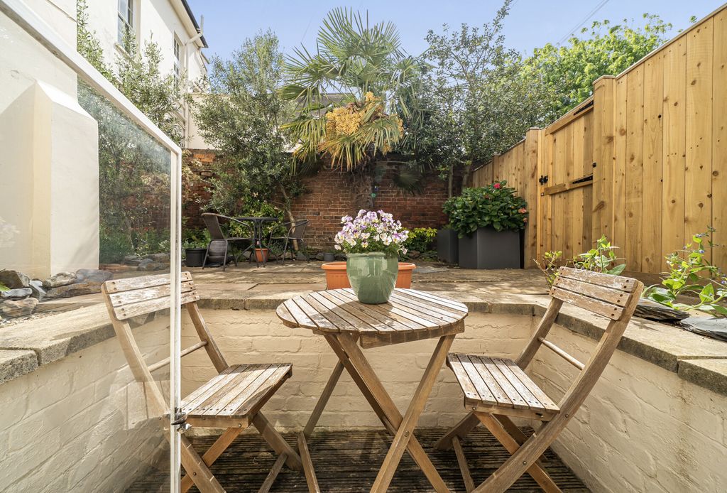 Property photo 3 of 9 1458721-2-6A033A9...