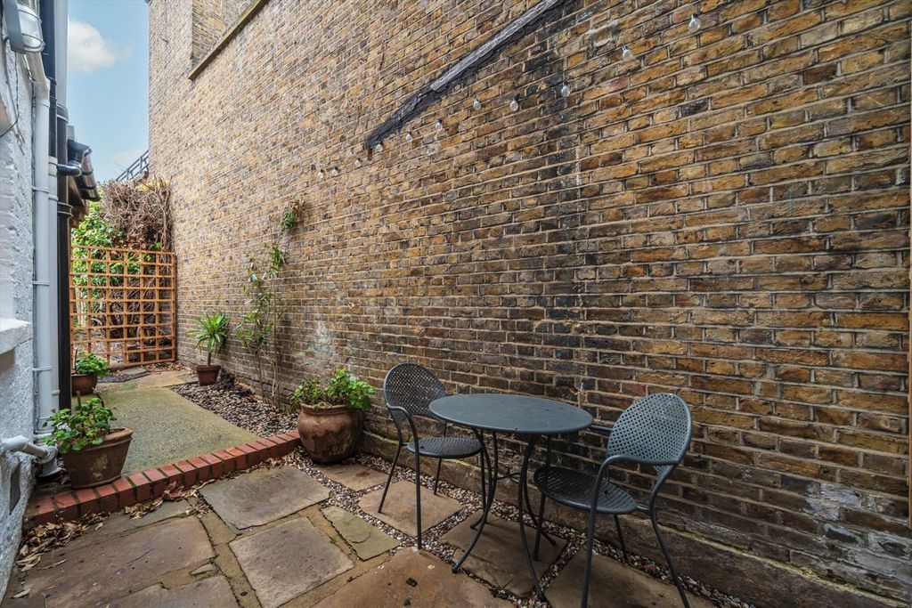 Property photo 3 of 7