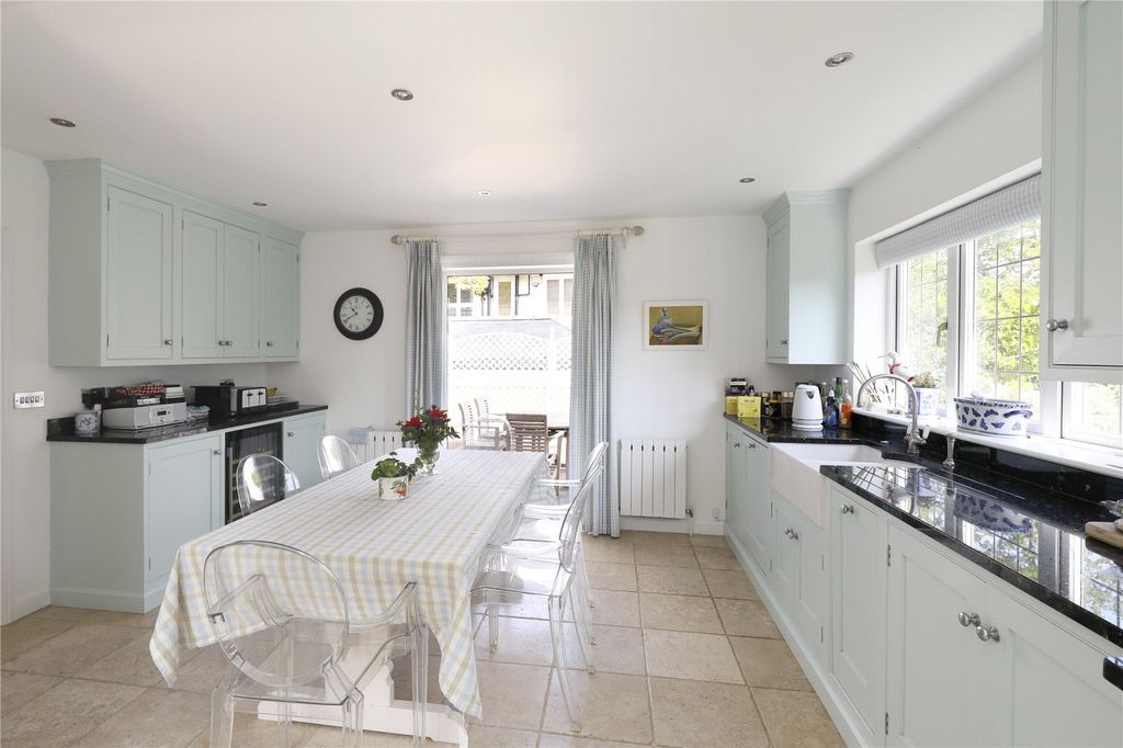 Property photo 3 of 21 Picture No. 02