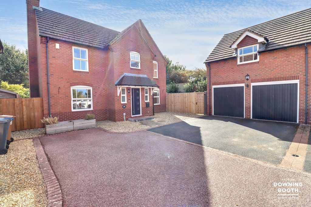 Property photo 2 of 28