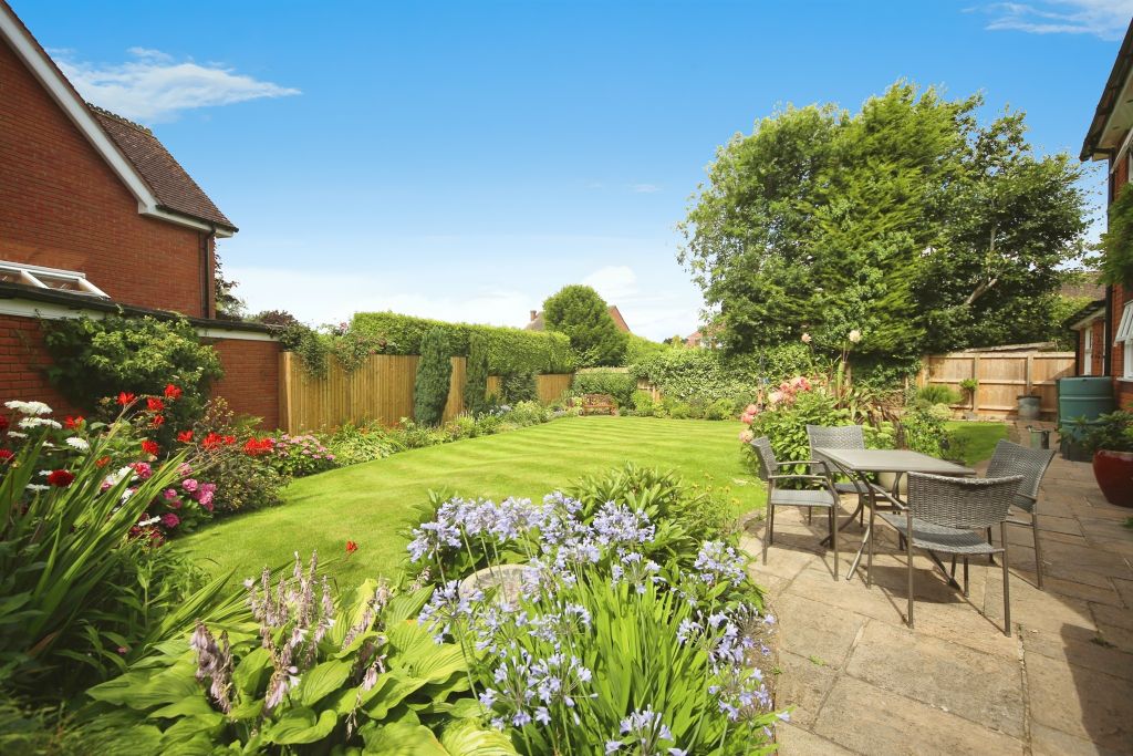 Property photo 2 of 17