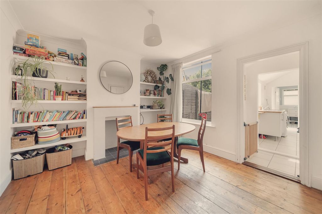 Property photo 3 of 14 Wherstead Rd-17.Jpg