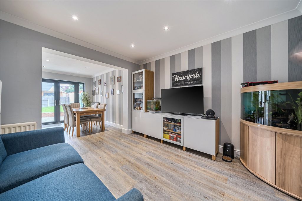 Property photo 3 of 21 Picture No. 14