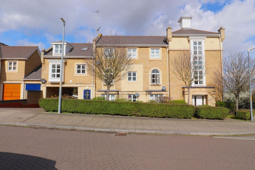 Property photo 2 of 12