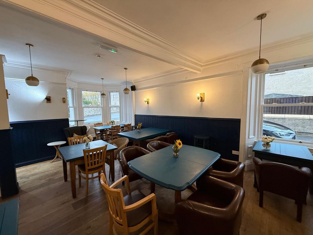 Property photo 3 of 11