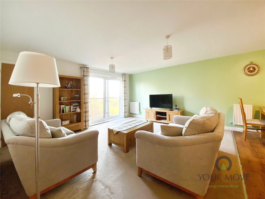 Property photo 2 of 19 Lounge