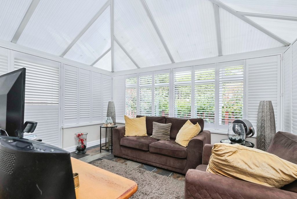 Property photo 3 of 20 Pbox-Img.Jpg