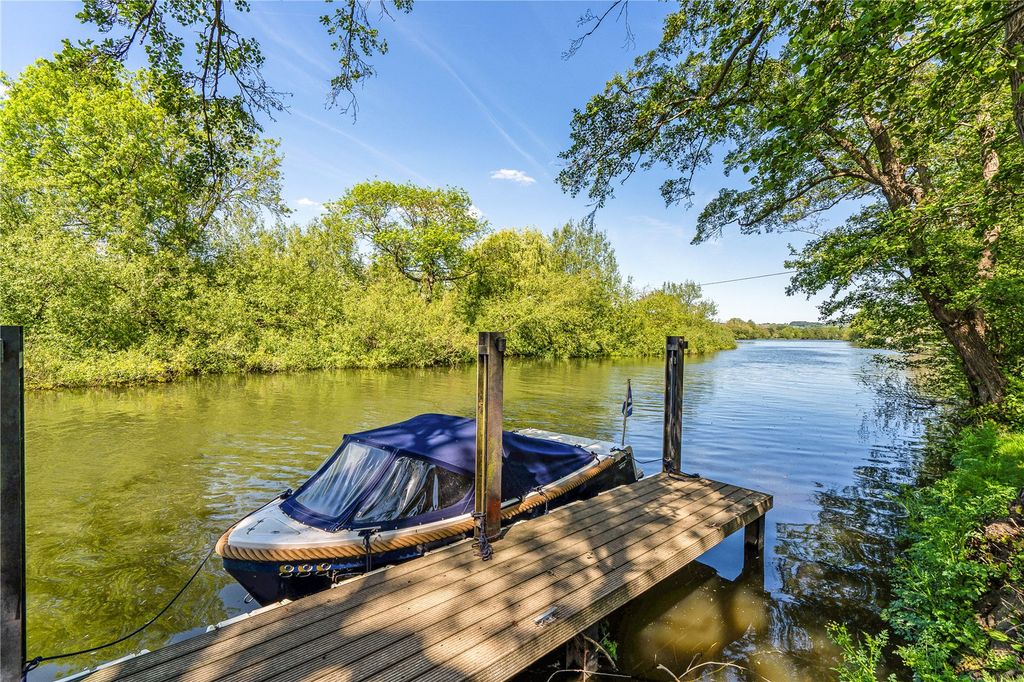 Property photo 2 of 27 Mooring