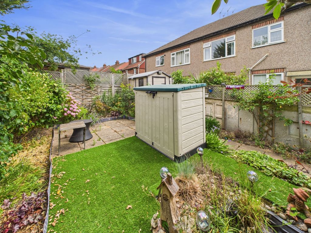 Property photo 3 of 11 Presented By Clinton Crawford - Ewemove Bexley And