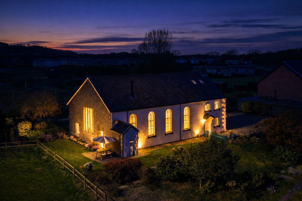 Property photo 3 of 47