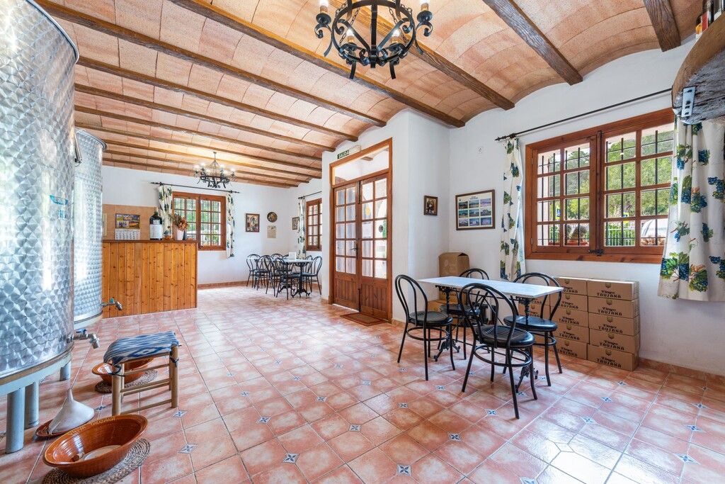 Property photo 1 of 12 Interior (1)