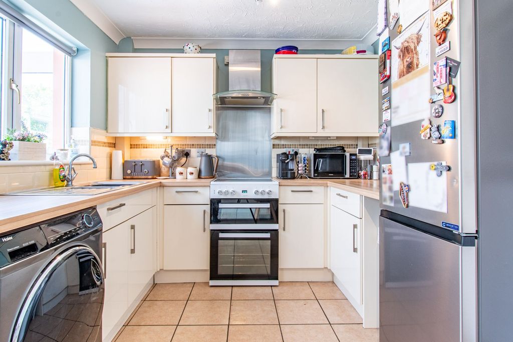 Property photo 3 of 14