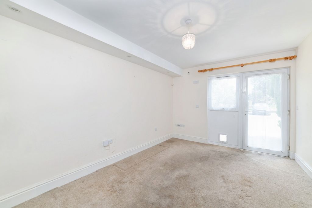 Property photo 3 of 15 Pbox-Img.Jpg