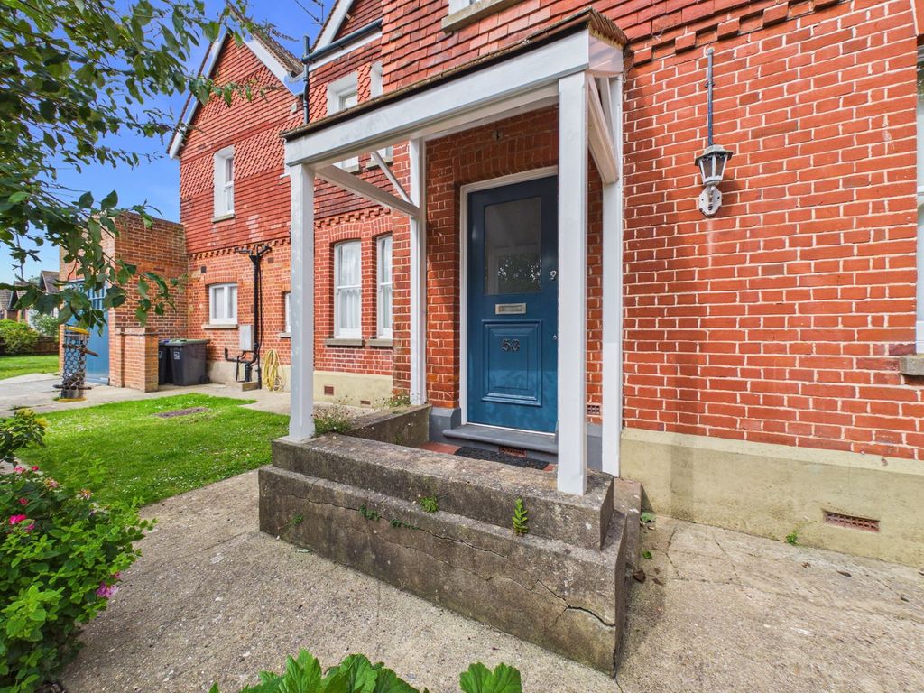 Property photo 2 of 18
