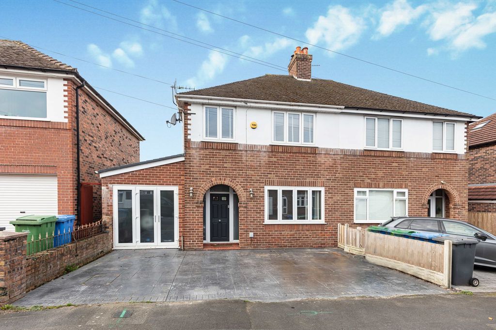 Property photo 1 of 30