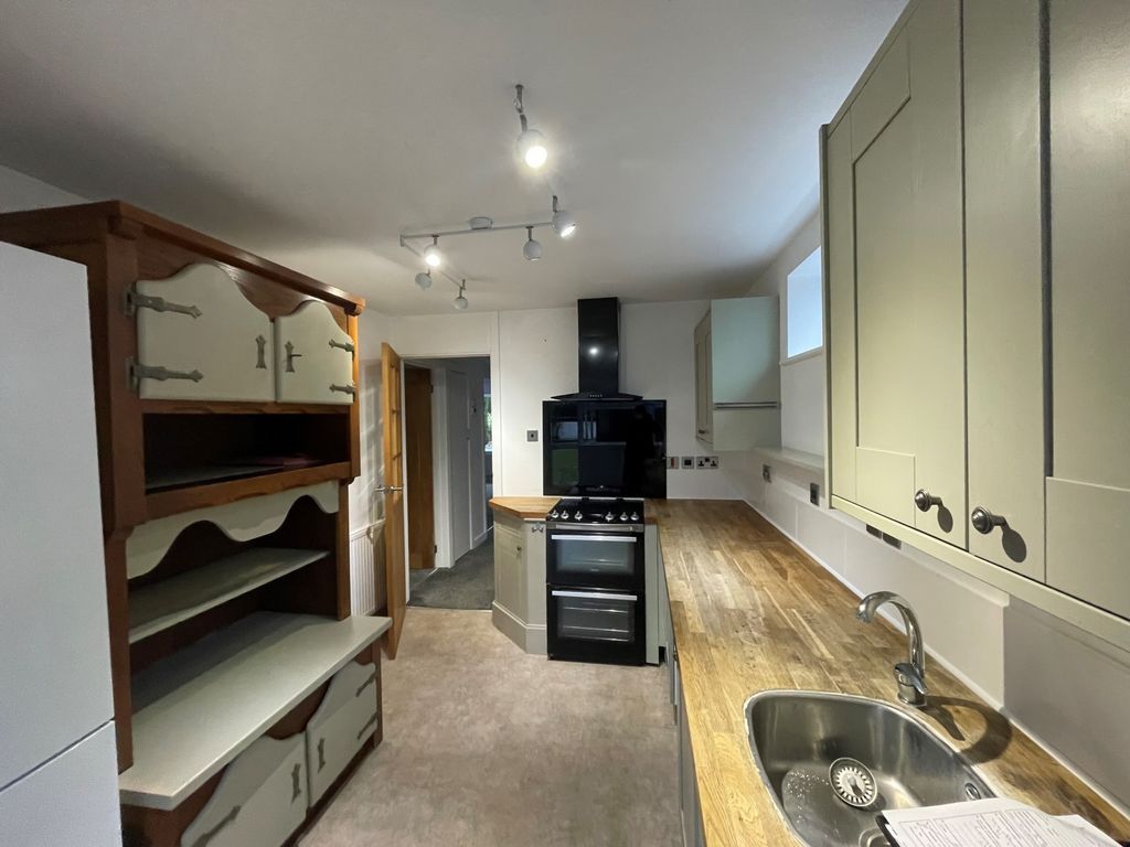 Property photo 2 of 8 Photo 1