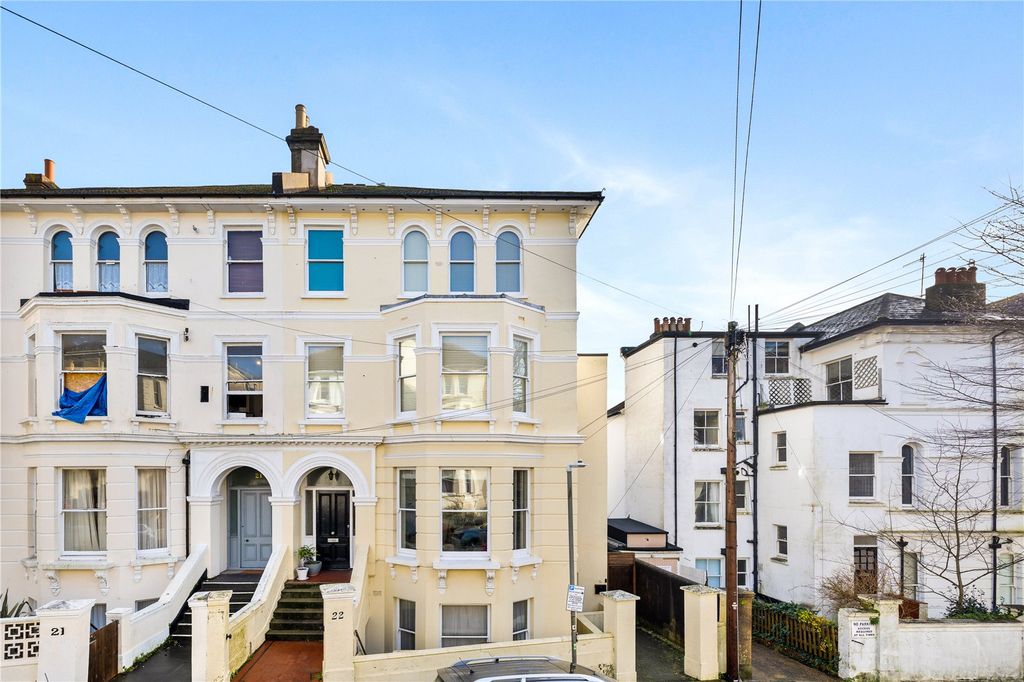 Property photo 2 of 15 Picture No. 17