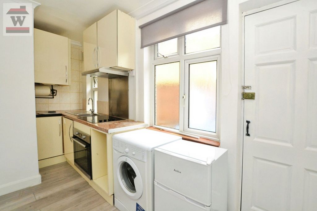 Property photo 1 of 4