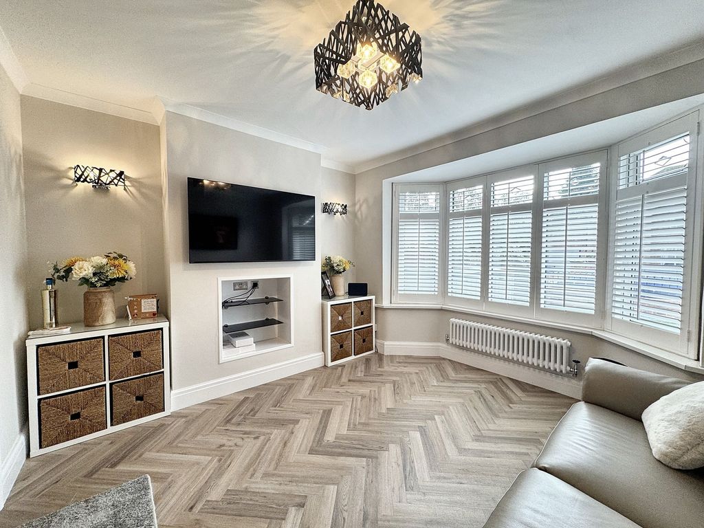 Property photo 2 of 64