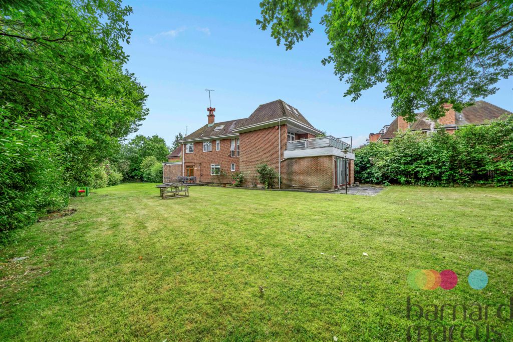 Property photo 2 of 19