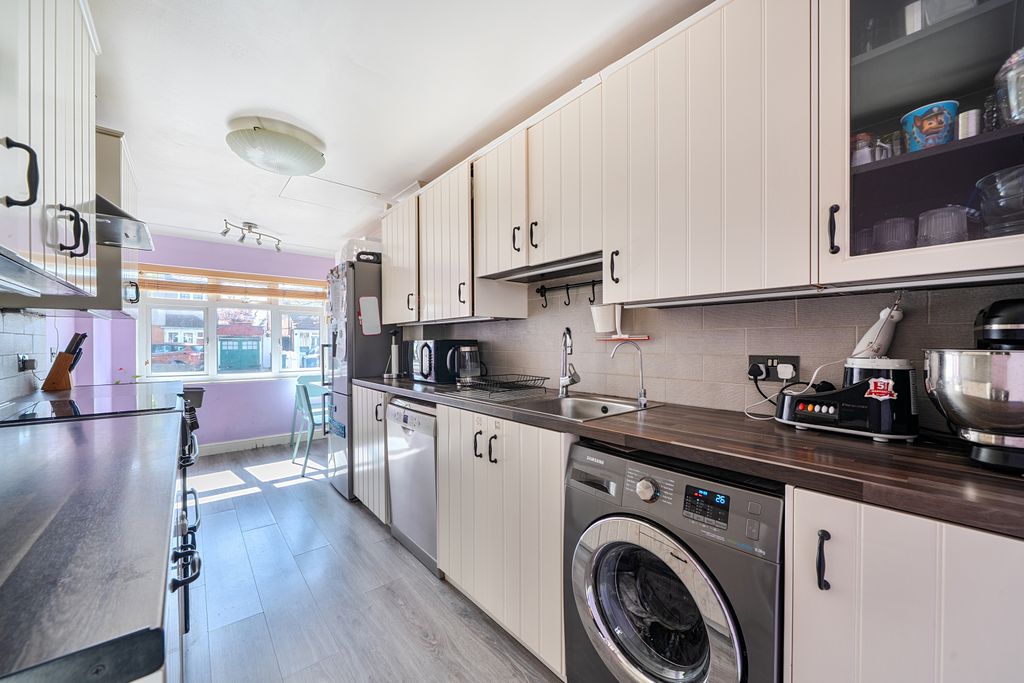 Property photo 3 of 21 Picture No. 06