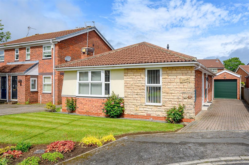 Property photo 1 of 13 External
