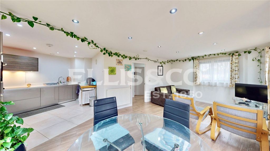 Property photo 1 of 18 Picture No. 17
