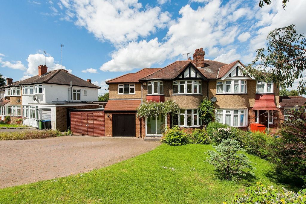 Property photo 1 of 11