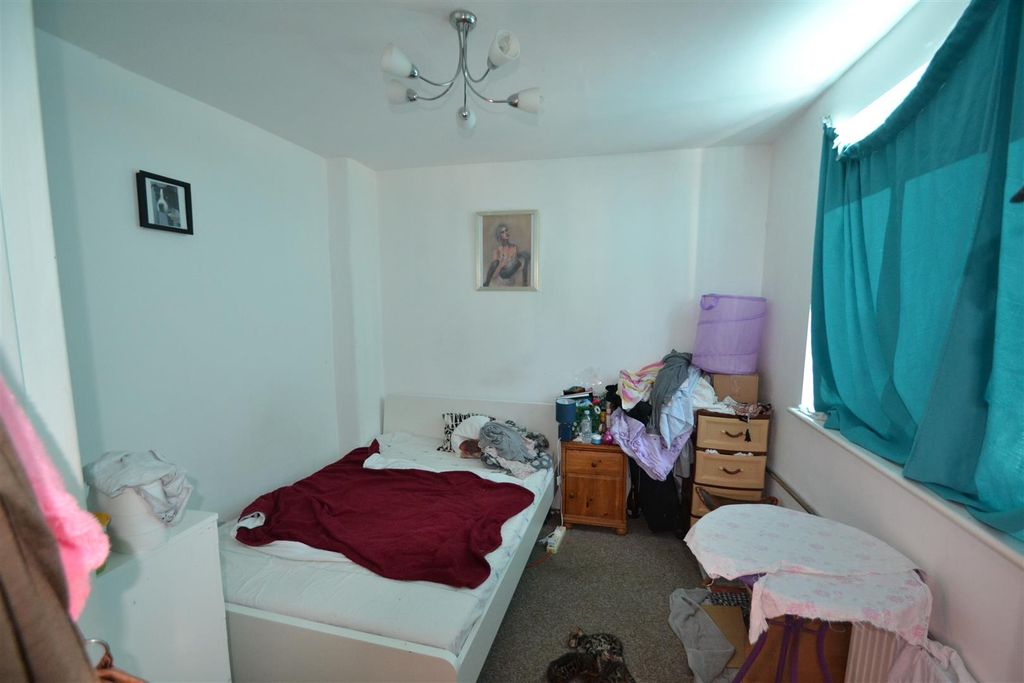Additional image 16 of 5 bed end terrace house for saleLodge Avenue, Dagenham RM8