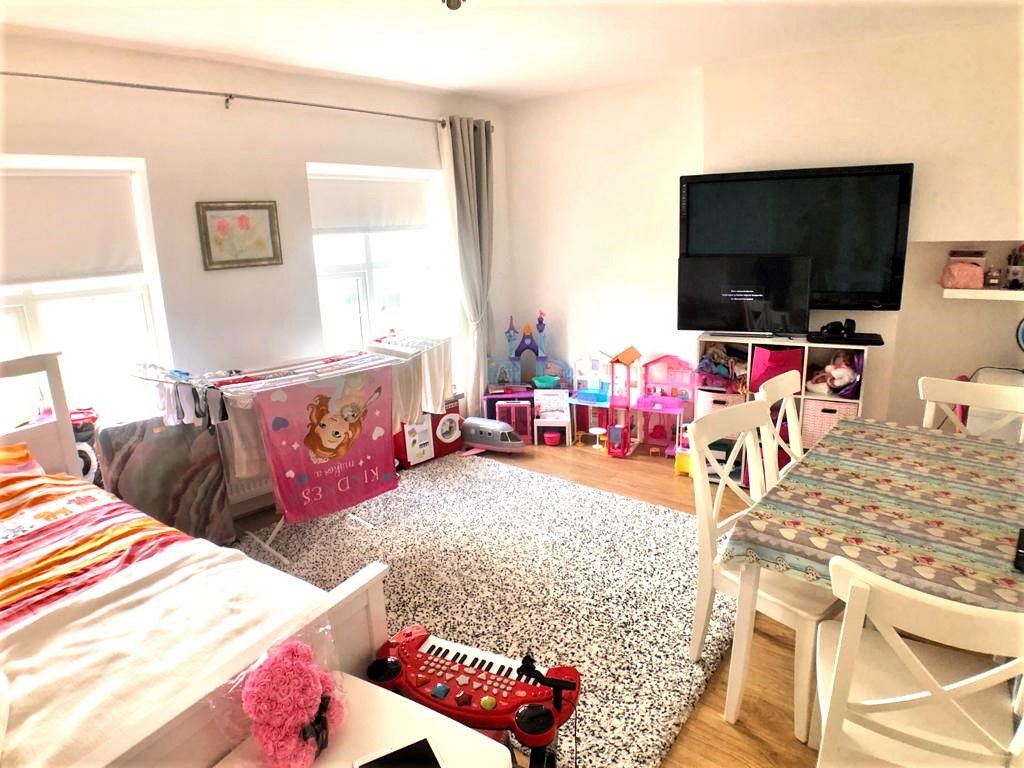 Property photo 3 of 5