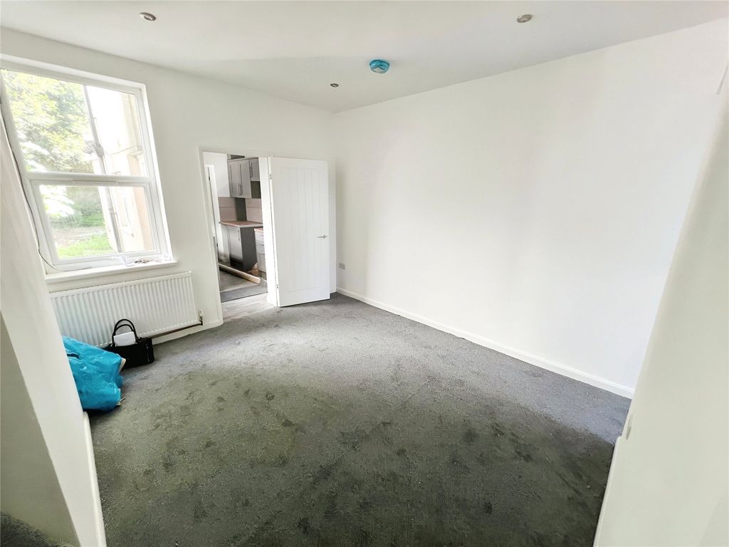 Property photo 3 of 11 Dining Room