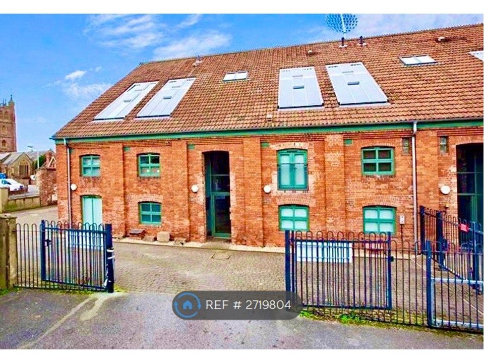 Property photo 2 of 15 Front View (Entrance)