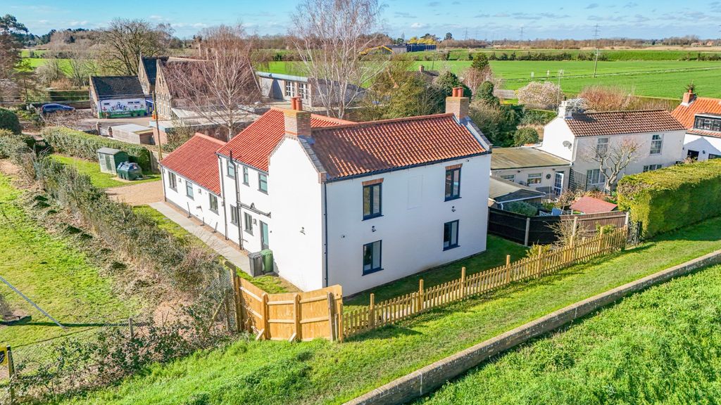 Property photo 1 of 30 4932400