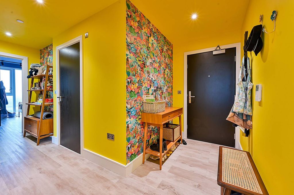 Property photo 3 of 11